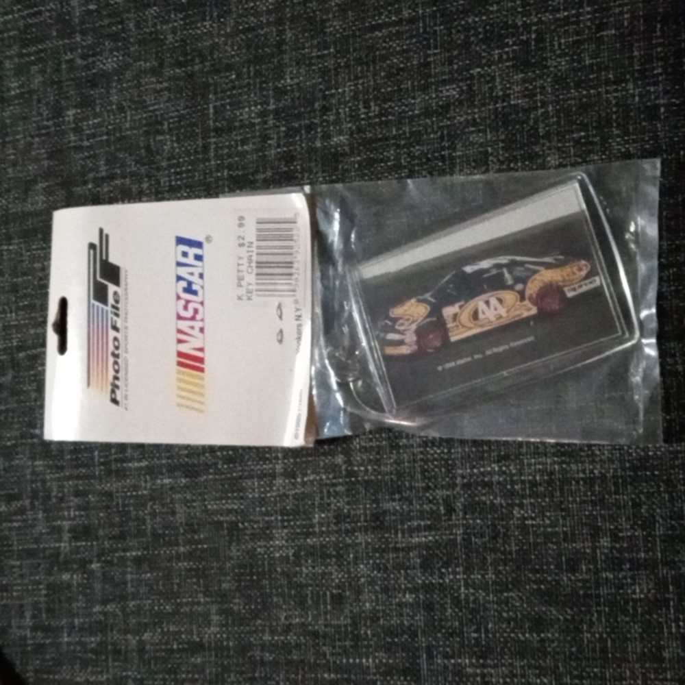 NASCAR Key Chain - Picture 3 of 5